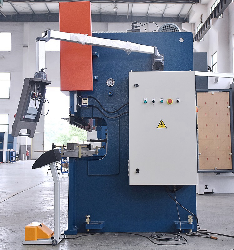 100t Cnc Metal Bending Machines, 3200 Mm Cnc Sheet Press Brake With E21 100 t CNC-Metallbiegemaschinen, 3200 mm CNC-Blech-Abkantpresse mit E21