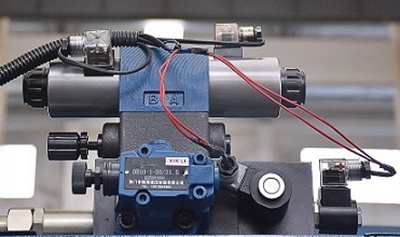 100t Cnc Metal Bending Machines, 3200 Mm Cnc Sheet Press Brake With E21 100 t CNC-Metallbiegemaschinen, 3200 mm CNC-Blech-Abkantpresse mit E21