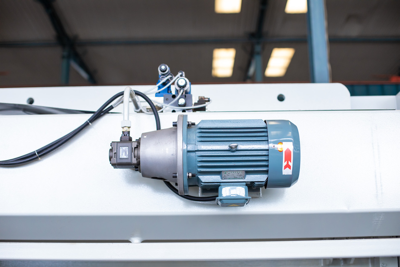 100t Hydraulische CNC-Bremspresse Krönung CNC-Abkantpresse Delem