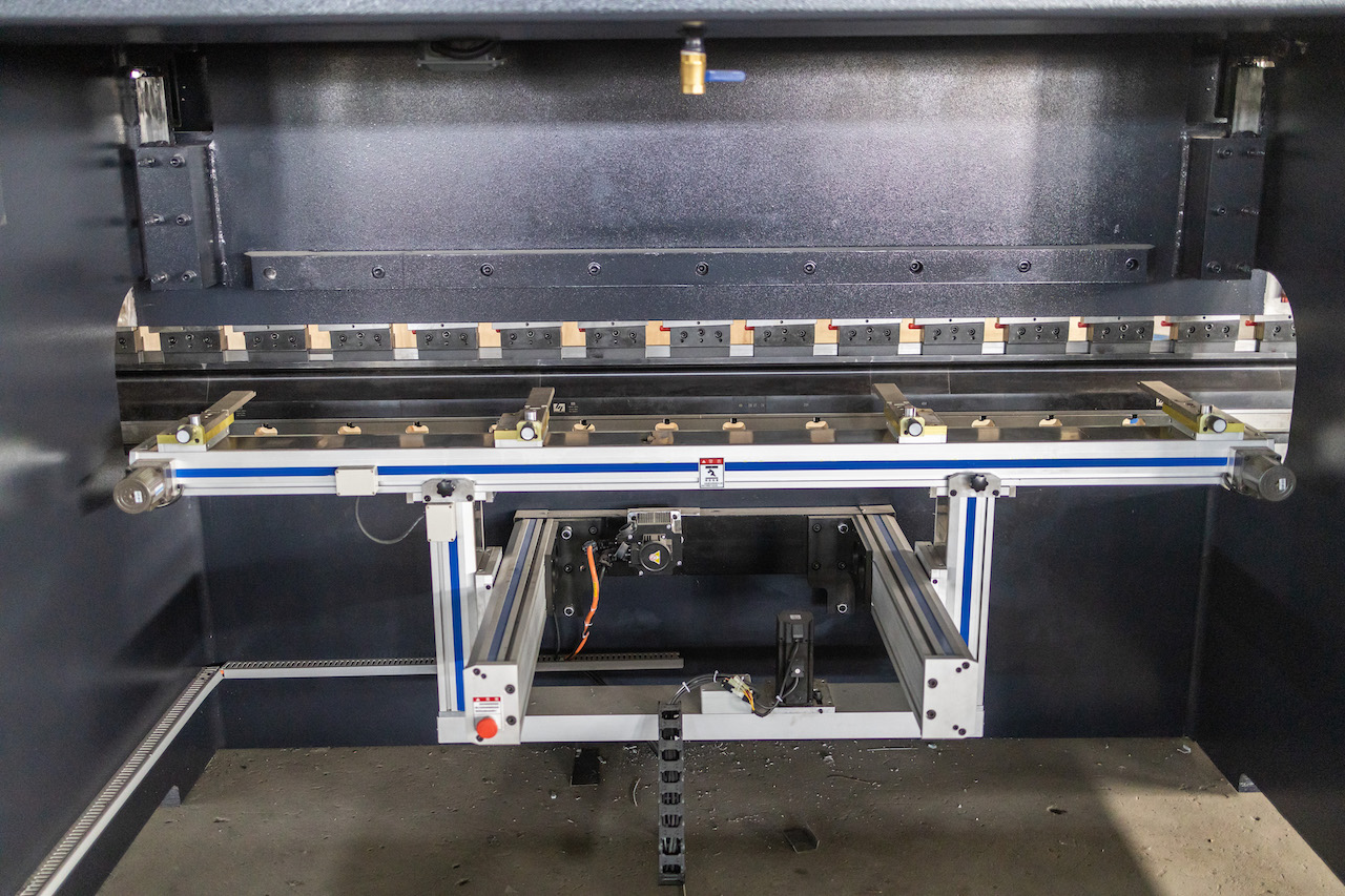 100t Hydraulische CNC-Bremspresse Krönung CNC-Abkantpresse Delem