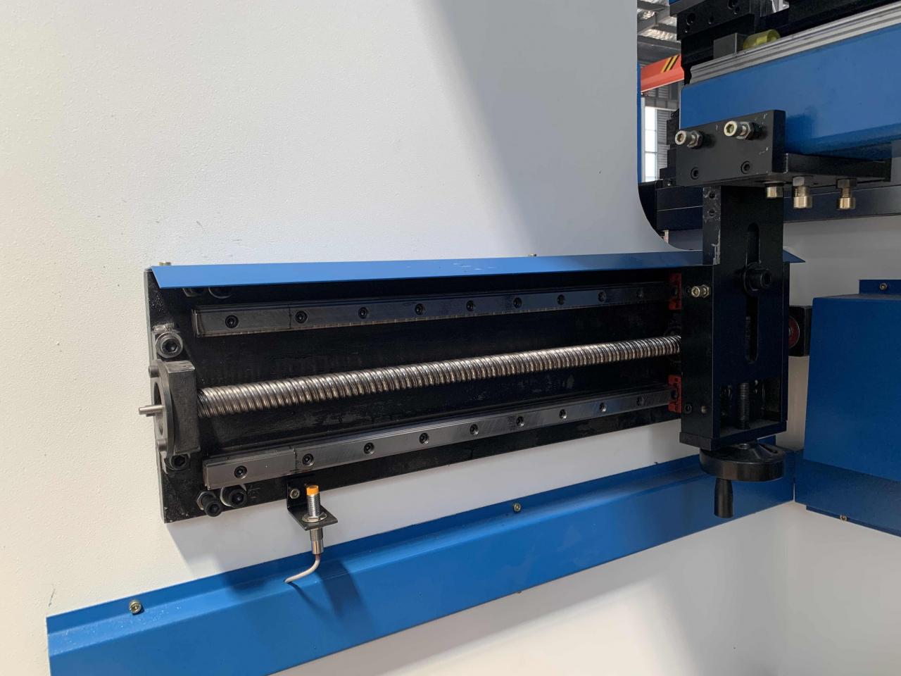 160t-4000 4-axis Cnc Hydraulic Bending Machine Press Brake 160t-4000 4-Achsen-CNC-Hydraulik-Biegemaschine Abkantpresse