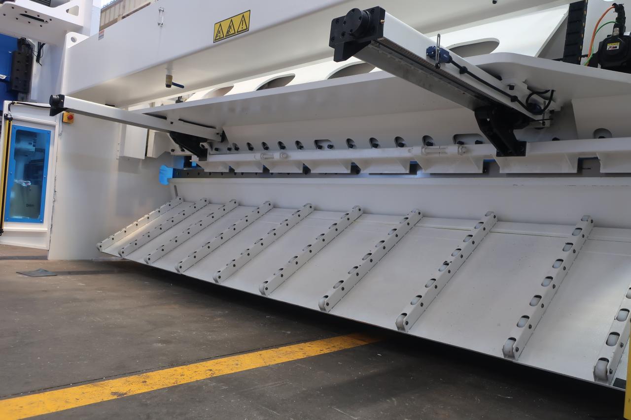 16 mm Hydraulische Guillotine-Schermaschine zum Blechschneiden von 6 Metern