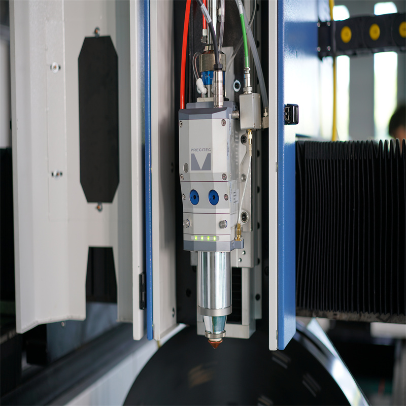 3015 1500x3000 Aluminiumfaser-Laser-Schneidemaschine Industrielle Laserausrüstung