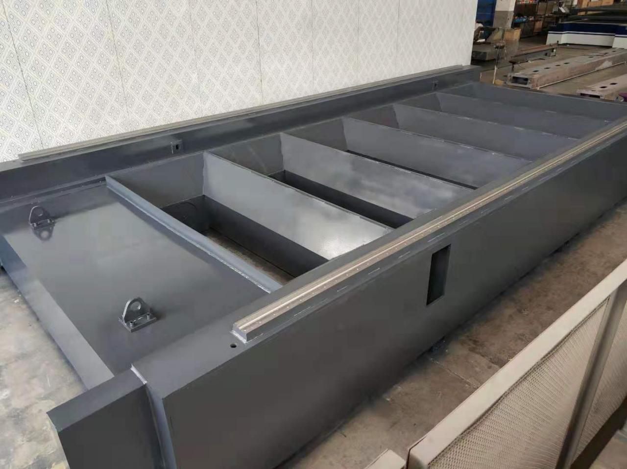 3015 4015 1kw To 6kw Cnc Fiber Laser Cutting Machine Raycus Laser Power 3015 4015 1kw bis 6kw Cnc-Faserlaser-Schneidemaschine Raycus Laser Power