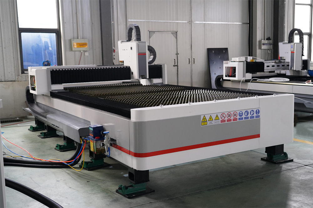 3015 4kw 1kw 2kw 3kw Stainless Steel Cnc Fiber Laser Cutting Machine 3015 4kw 1kw 2kw 3kw Edelstahl Cnc-Faser-Laser-Schneidemaschine