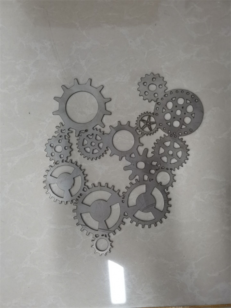 3015 Copper Carbon Stainless Steel Aluminum Iron Metal Cnc Fiber Laser Cutting Machine 3015 Kupfer-Kohlenstoff-Edelstahl-Aluminium-Eisen-Metall-CNC-Faser-Laser-Schneidemaschine