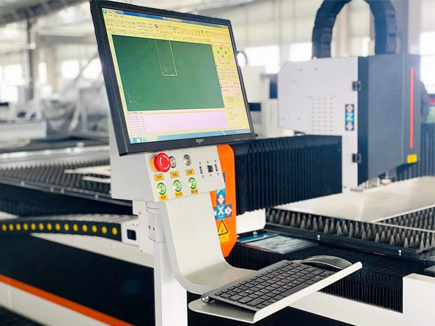 3015 Fiber Laser Cutting Machine For High-Speed Cutting Of 1-6mm Metal Materials 3015 Faserlaser-Schneidemaschine zum Hochgeschwindigkeitsschneiden von 1-6 mm Metallmaterialien