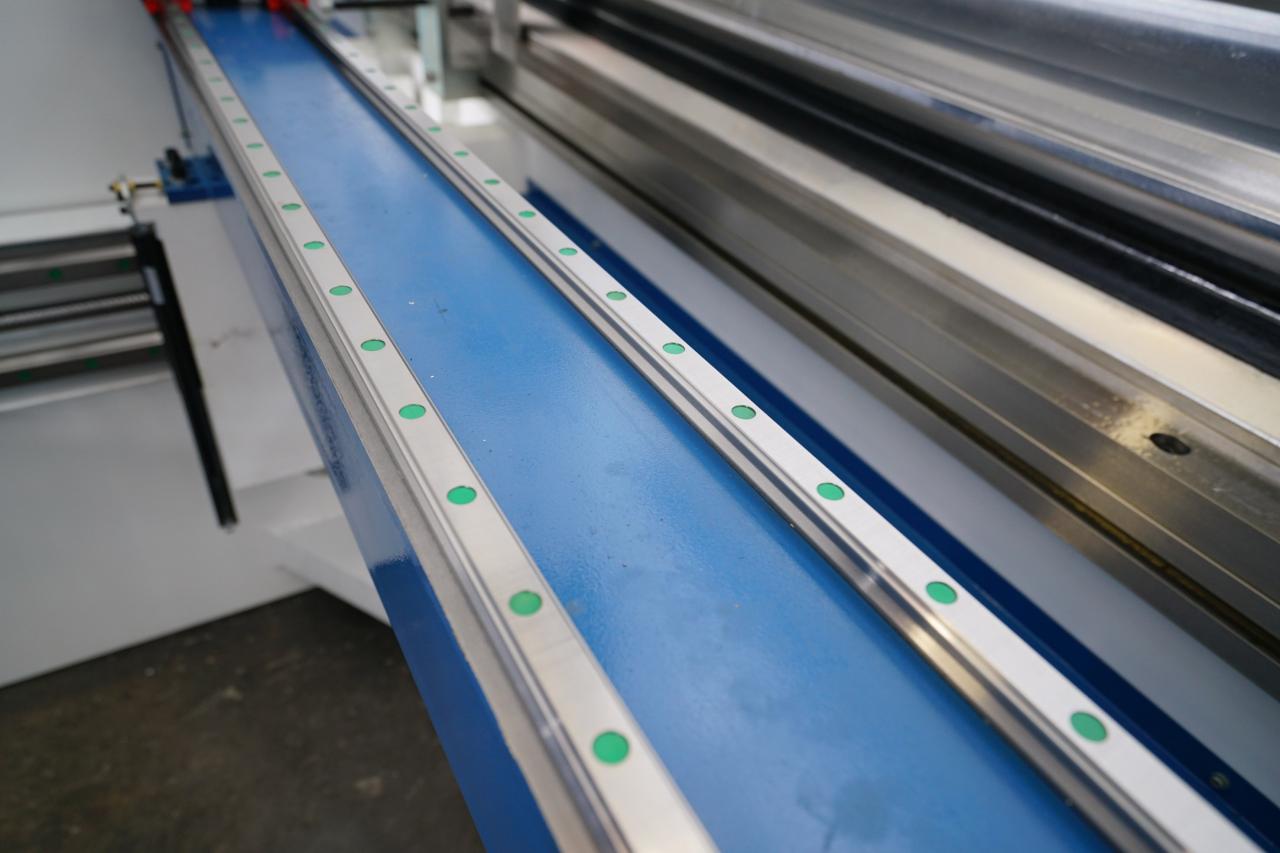 4 Axis Cnc Tandem Press Brake With Delem Da58t 2d Graphical Controller 4-Achsen-CNC-Tandem-Abkantpresse mit Delem Da58t 2D-Grafikcontroller