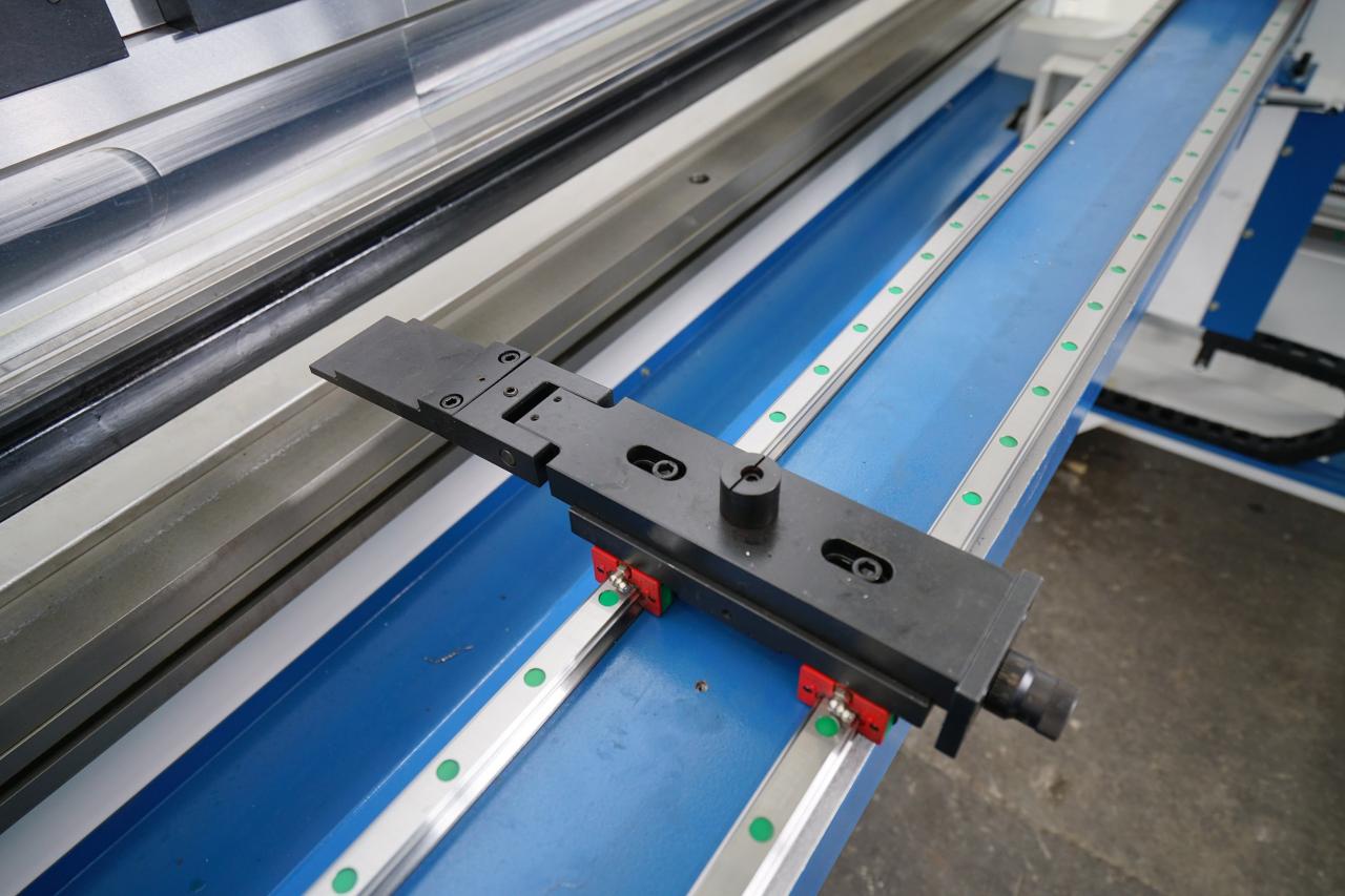 4 Axis Cnc Tandem Press Brake With Delem Da58t 2d Graphical Controller 4-Achsen-CNC-Tandem-Abkantpresse mit Delem Da58t 2D-Grafikcontroller