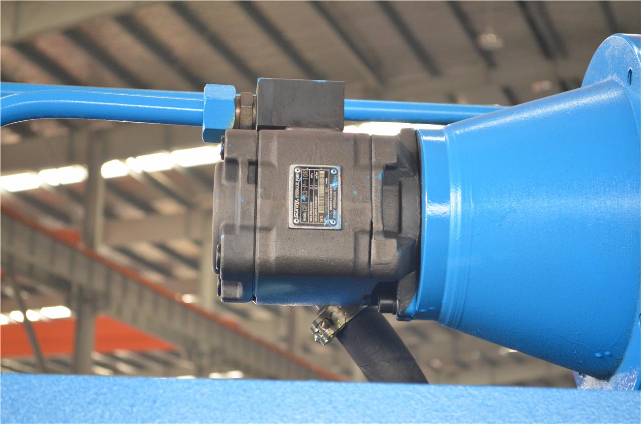 6*3200mm Guillotine Shears Metal Shear Hydraulic Iron Sheet Cutting Shearing Machine 6 * 3200 mm Guillotine-Schere Metallschere Hydraulische Eisenblechschneide-Schermaschine