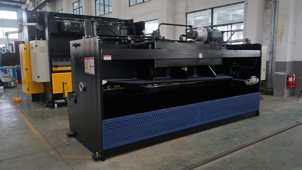 6*3200mm Guillotine Shears Metal Shear Hydraulic Iron Sheet Cutting Shearing Machine 6 * 3200 mm Guillotine-Schere Metallschere Hydraulische Eisenblechschneide-Schermaschine