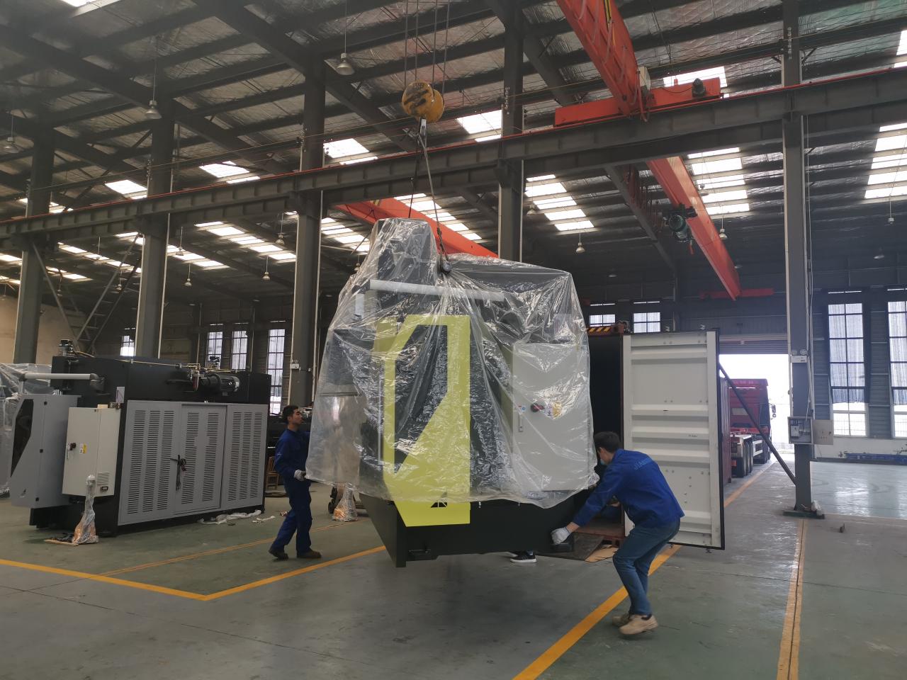 6mm*3200 Hydraulic Steel Plate Cutting Machinery Steel Plate Shearing Machine 6 mm * 3200 Hydraulische Stahlplatten-Schneidemaschine Stahlplatten-Schermaschine