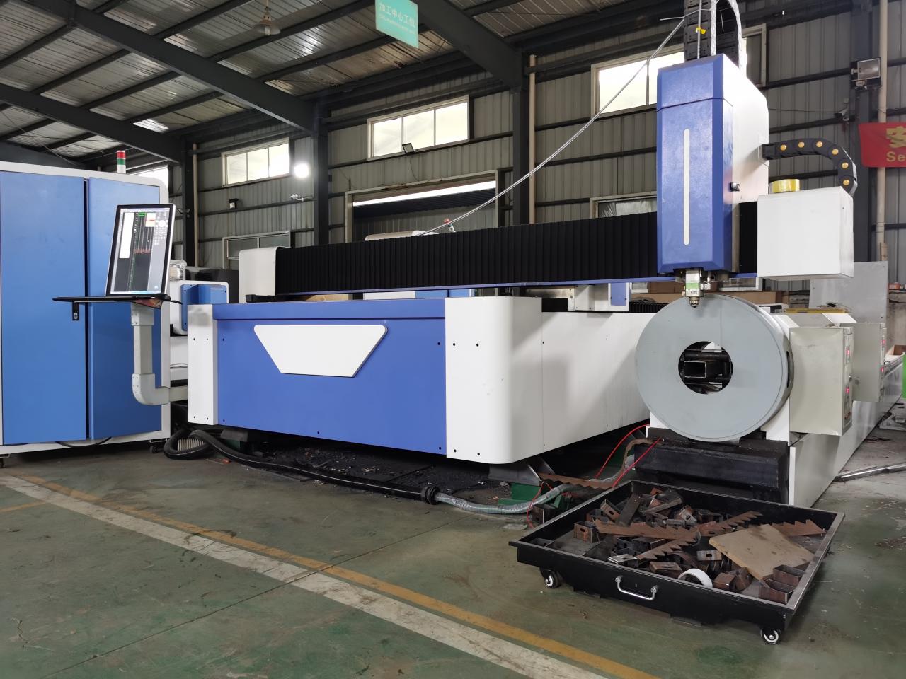 8mm 10mm Carbon Steel Laser Cutter 1530 4020 Cnc Fiber Laser Cutting Machine 8mm 10mm Kohlenstoffstahl-Laserschneider 1530 4020 Cnc-Faserlaser-Schneidemaschine
