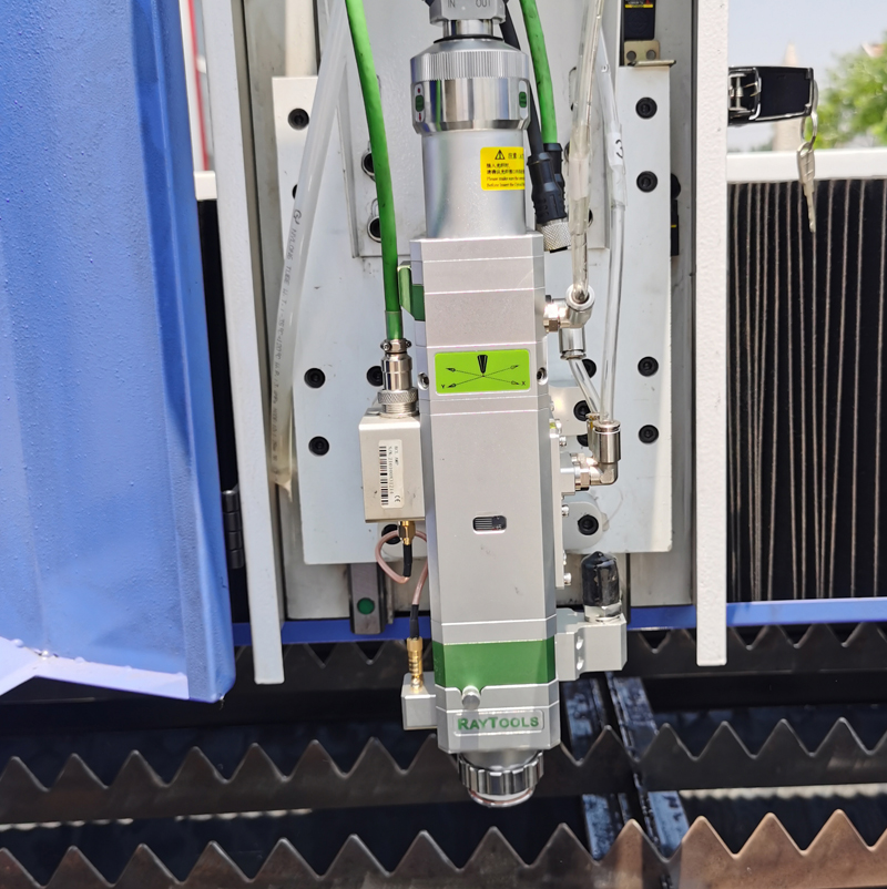 8mm 10mm Carbon Steel Laser Cutter 1530 4020 Cnc Fiber Laser Cutting Machine 8mm 10mm Kohlenstoffstahl-Laserschneider 1530 4020 Cnc-Faserlaser-Schneidemaschine