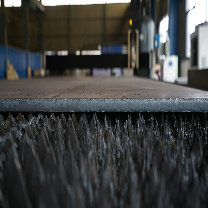 China-Qualitäts-preiswerter 3kw-Faser-Laser-Schneidemaschine-Preis