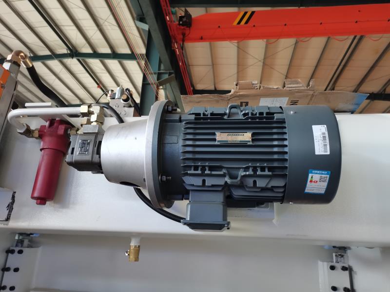 China Metal Hydraulic Press Brake Machine With Reasonable Price Hydraulische Abkantpresse aus China mit angemessenem Preis