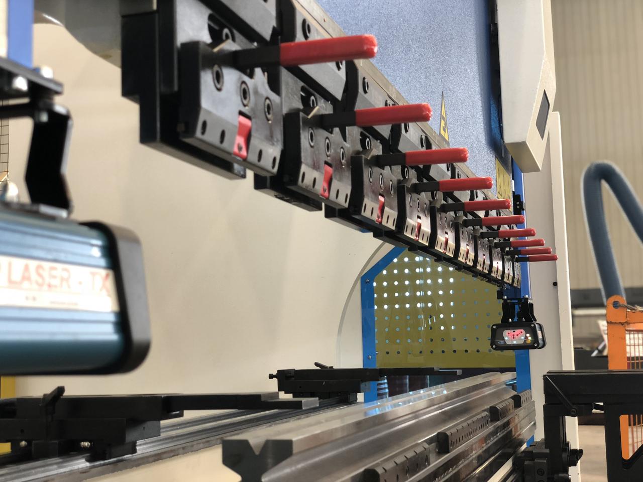 Cnc Hydraulic Bending Machine 160x3200 Press Brake Price Cnc Hydraulische Biegemaschine 160x3200 Abkantpresse Preis