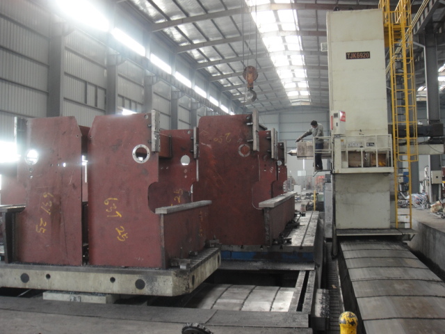 Da53t Cnc System Controller 125t4000 3+1 Axis Cnc Hydraulic Press Brake With Good Quality Da53t CNC-Systemsteuerung 125t4000 3 + 1-Achsen-CNC-Hydraulik-Abkantpresse mit guter Qualität