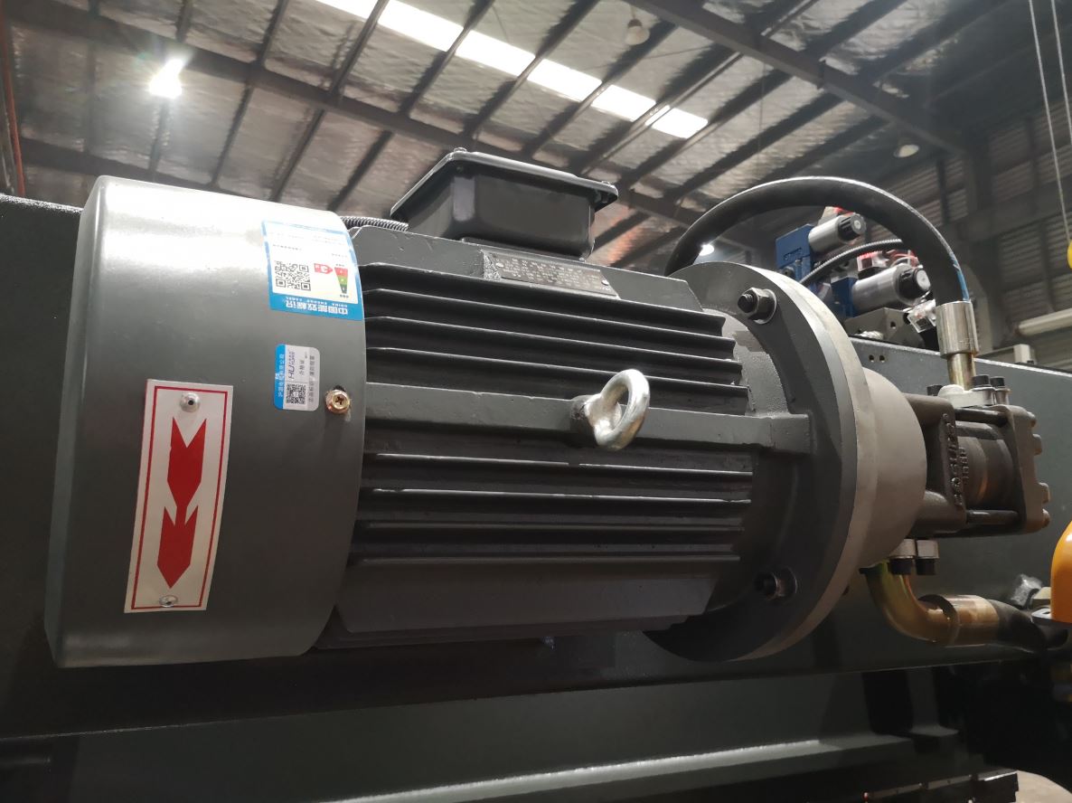 Delem Da66t 125 3+1 4+1 6+1 8+1 Cnc Hydraulic Press Brake For Metal Plate Bending Delem Da66t 125 3+1 4+1 6+1 8+1 Cnc hydraulische Abkantpresse zum Biegen von Metallplatten