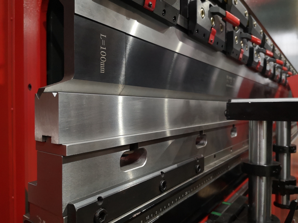 Delem Da66t 125 3+1 4+1 6+1 8+1 Cnc Hydraulic Press Brake For Metal Plate Bending Delem Da66t 125 3+1 4+1 6+1 8+1 Cnc hydraulische Abkantpresse zum Biegen von Metallplatten