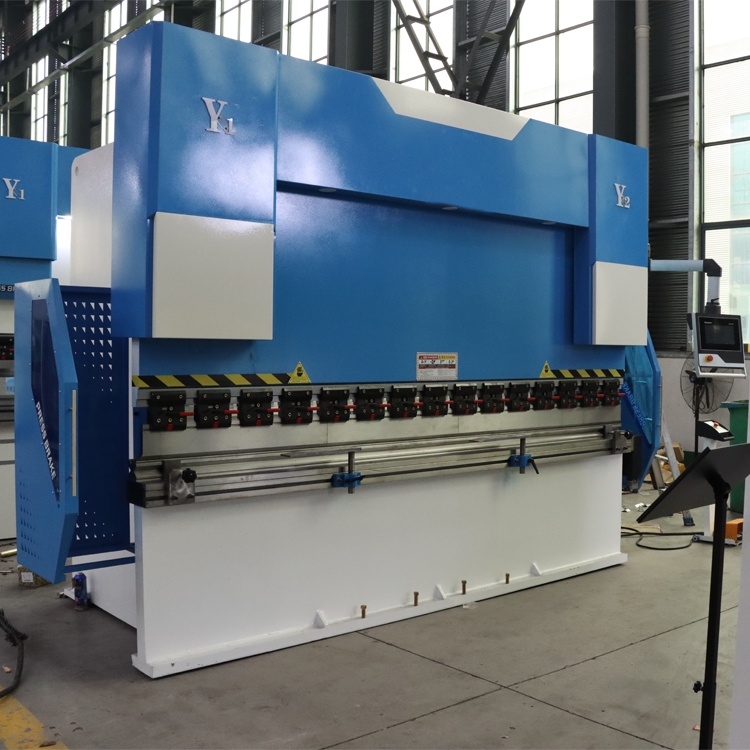Electric Hydraulic Sheet 4 Axis Cnc Delem Press Brake 63t Metal Bending Machine Elektrische hydraulische Platte 4 Achsen Cnc Delem Abkantpresse 63t Metallbiegemaschine
