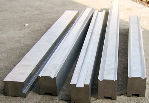 Full Automatic High Power Sheet Bending Machine And Cnc Press Brake Machine Vollautomatische Hochleistungs-Blechbiegemaschine und CNC-Abkantpresse