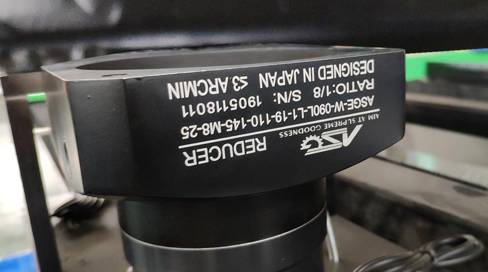 Preis der hochpräzisen 1000-W-Faserlaser-Schneidemaschine