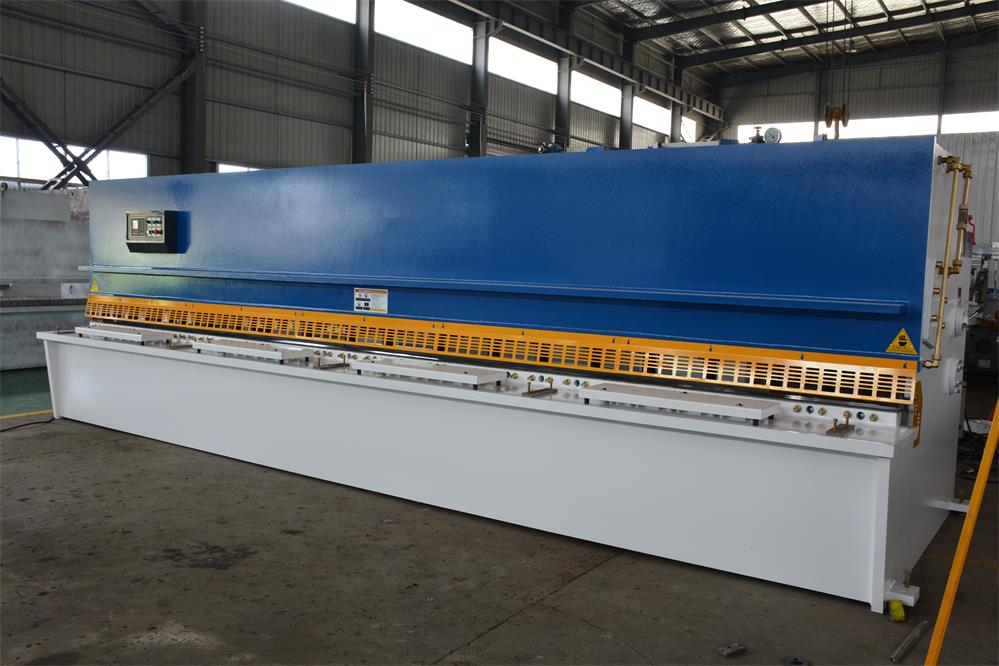 Hydraulic Pendulum Shearing Machine Cnc Automatic Guillotine Shearing Machine Hydraulische Pendelschermaschine Cnc Automatische Guillotine-Schermaschine