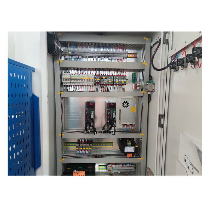 Hydraulic Press Brake Of 130t/3200mm 4+1 Axis Delem Da53t Cnc Press Brake Hydraulische Abkantpresse von 130t/3200mm 4+1 Achsen Delem Da53t Cnc Abkantpresse