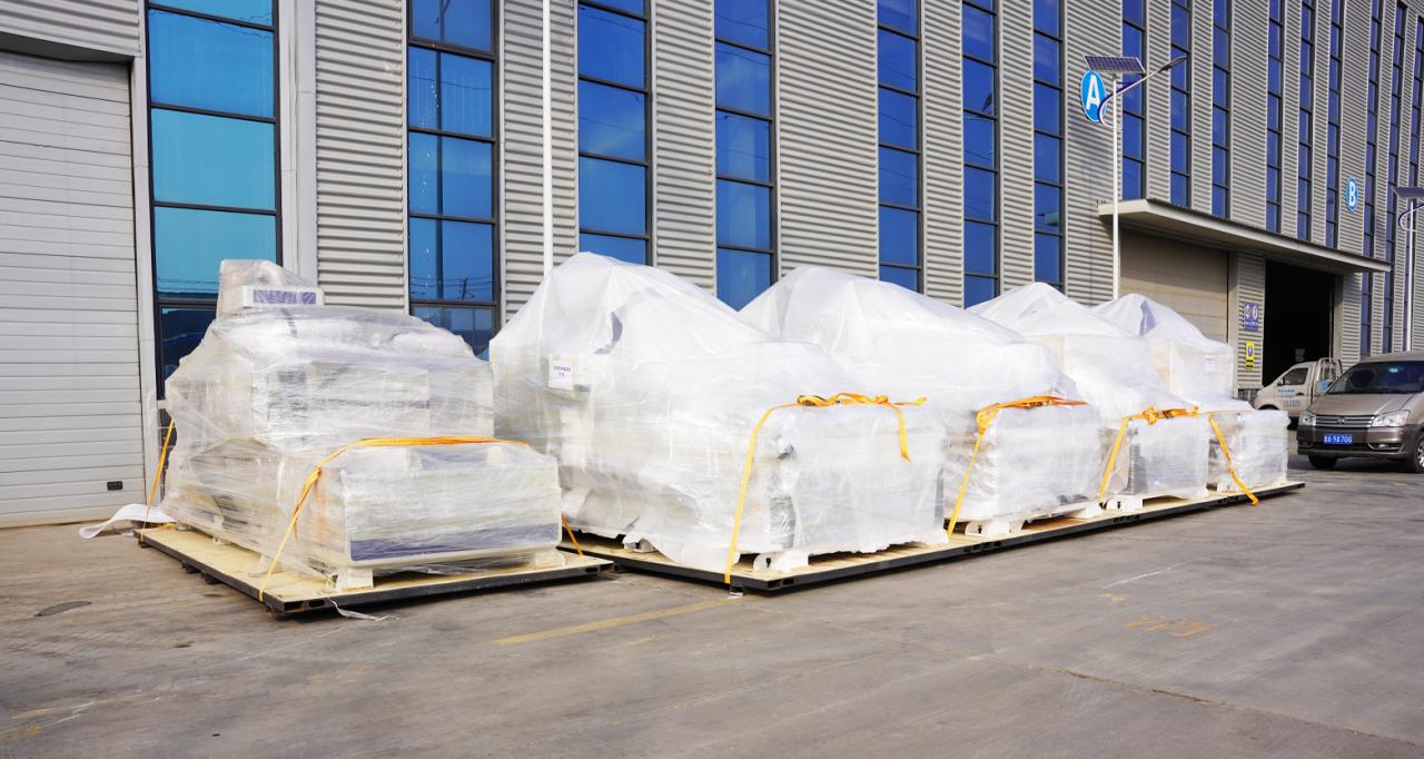 Laser Source 2000w 3000w Fiber Laser Cutting Machine Laserquelle 2000 W 3000 W Faserlaser-Schneidemaschine