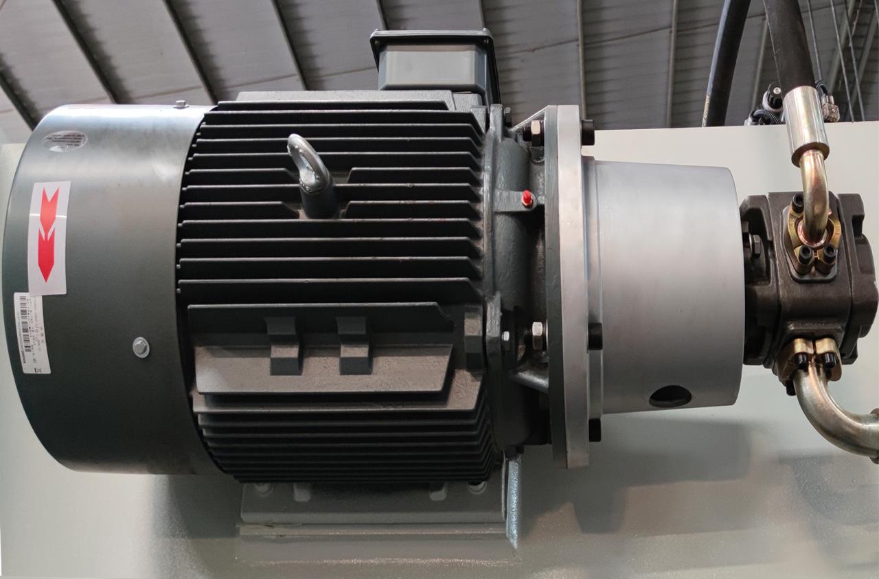 Qc11k Hydraulische Schermaschine und Guillotine-Schermaschine zum Blechschneiden