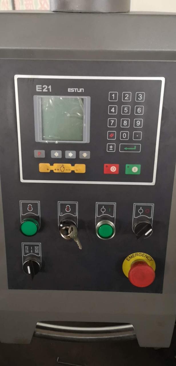 Qc12y 6x3200 Hydraulische Plattenformatkreissäge Guillotine Schere Schneidemaschine