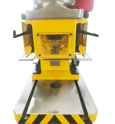 Steel Plate Angle Cutting Punching Notching Machine Hydraulic Ironworker For Sale Stahlplatten-Winkelschneid-Stanz-Ausklinkmaschine Hydraulische Hüttenarbeiter zu verkaufen