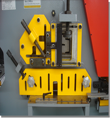 Steel Plate Angle Cutting Punching Notching Machine Hydraulic Ironworker For Sale Stahlplatten-Winkelschneid-Stanz-Ausklinkmaschine Hydraulische Hüttenarbeiter zu verkaufen